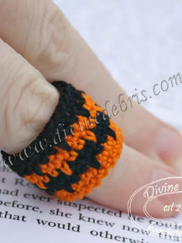 Halloween Willow Ring pattern by DivineDebris.com