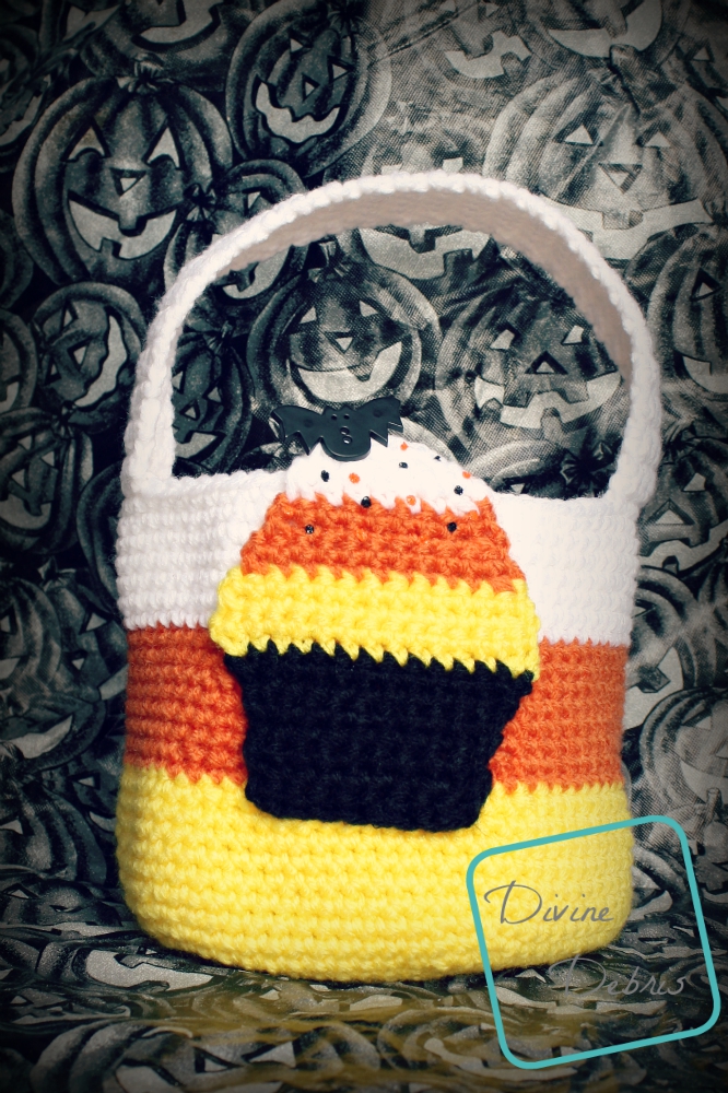 Candy Corn Bag crochet pattern by DivineDebris.com