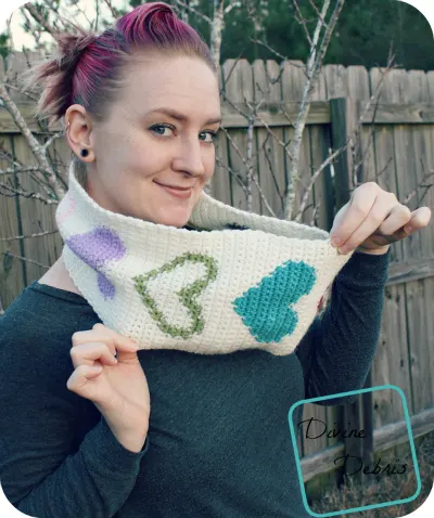 Heidi Cowl free crochet pattern by DivineDebris.com