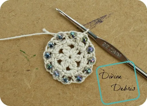 Carrie Earrings free crochet pattern by DivineDebris.com