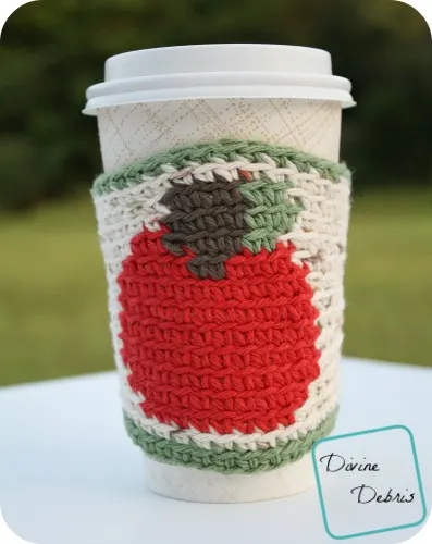 Apple Mug Cozy free crochet pattern by DivineDebris.com