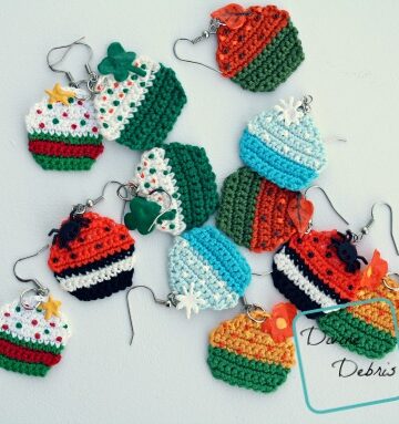Free Crochet Cupcake Earrings pattern by DivineDebris.com