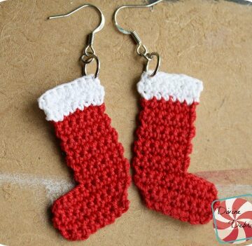 Crochet Stocking Earrings by DivineDebris.com