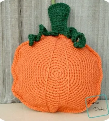 Pauline Pumpkin Pillow free crochet pattern by DivineDebris.com