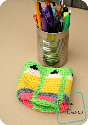 Dancing Pencils Cup crochet pattern by DivineDebris.com