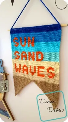 Sun, Sand, and Waves wall hanging free crochet pattern by DivineDebris.com