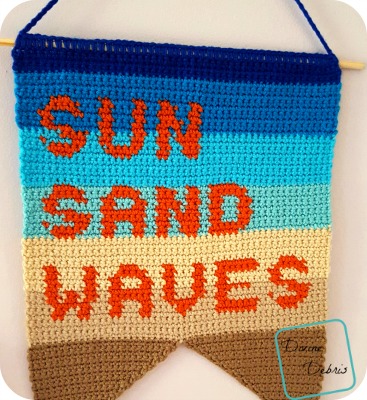 Sun, Sand, and Waves wall hanging free crochet pattern by DivineDebris.com