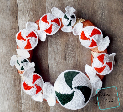 Peppermint Candies Wreath crochet pattern by DivineDebris.com