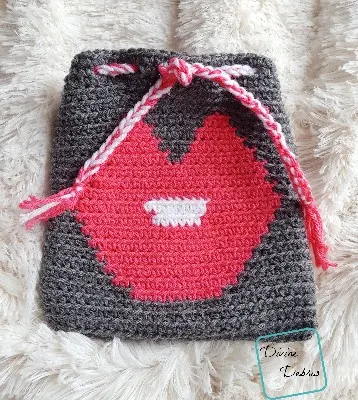 Big Kiss Bag crochet pattern by DivineDebris.com