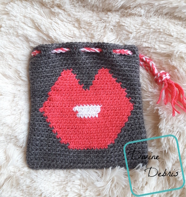 Give Us A Kiss! With the Big Kiss Bag Free Crochet Pattern