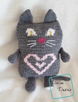 MEOW! Sweetheart Cat Ami Free Crochet Pattern