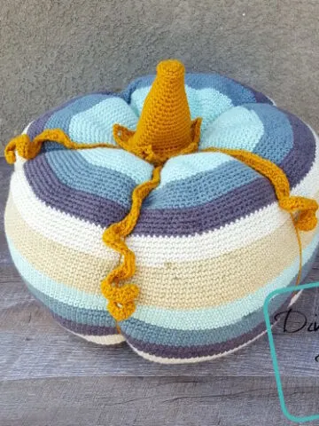 Big Ol' Pumpkin free crochet pattern by DivineDebris.com