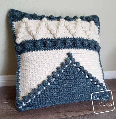 Not Pillow Fight Certified – the Pretty Bobble Pillow free crochet pattern
