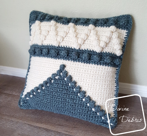 Pretty Bobble Pillow free crochet pattern by DivineDebris.com