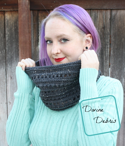 Lindsay Cowl free crochet pattern by DivineDebris.com