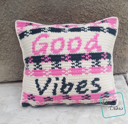 Good Vibes Pillow free crochet pattern by DivineDebris.com #crochetpattern #freecrochetpattern #crochet #pillows #tapestry