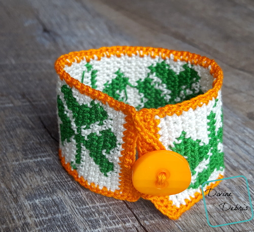Shamrock Bracelet free crochet pattern by DivineDebris.com