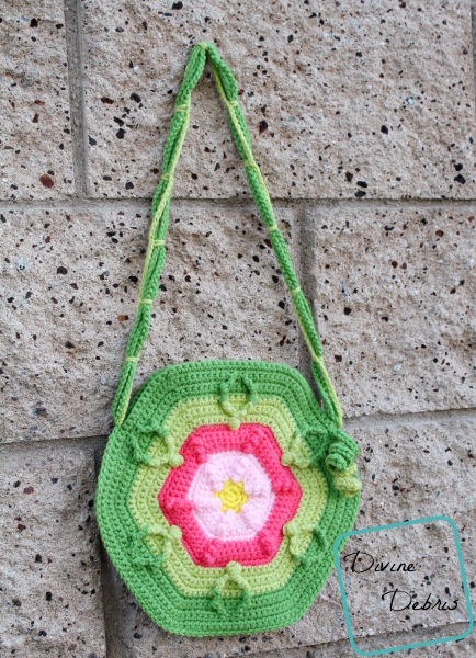 Lily Pad Purse free crochet pattern by DivineDebris.com