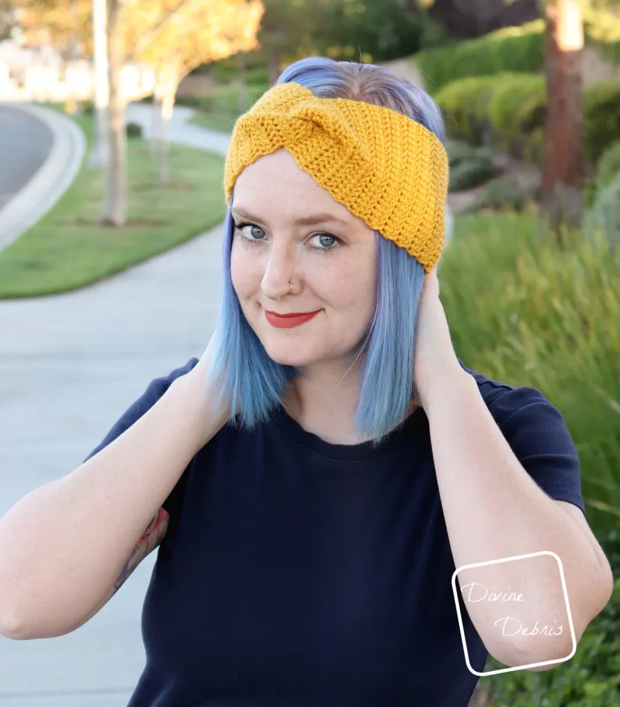 Simple Twist Headband crochet pattern by Divine Debris