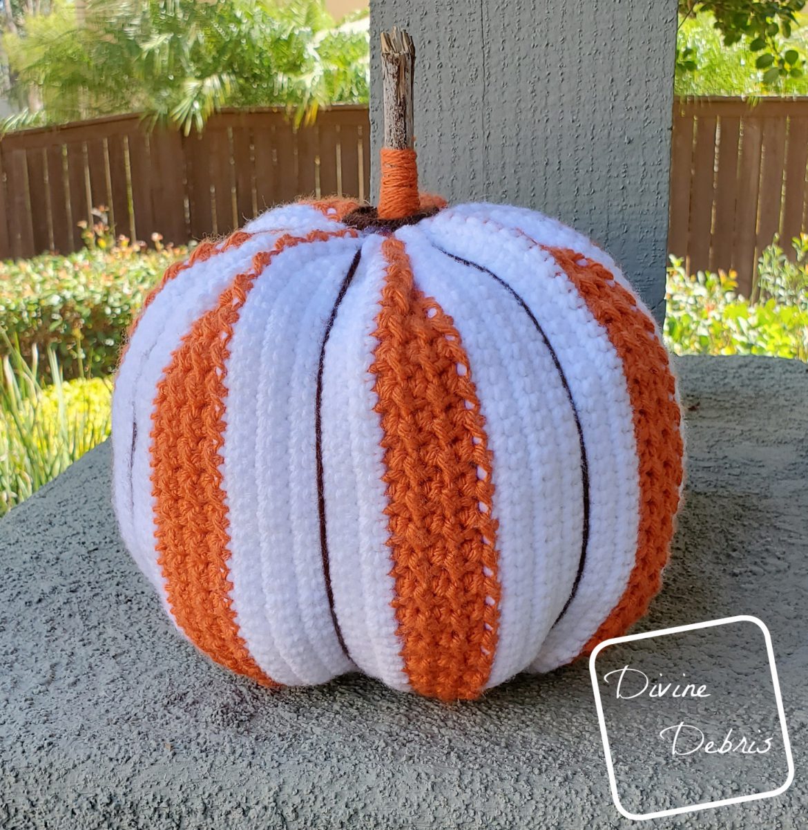 Around the Pumpkin Patch, the Free Simple Striped Pumpkin Crochet Pattern
