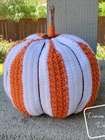Simple Stripe Pumpkin Amigurumi free crochet pattern by DivineDebris.com