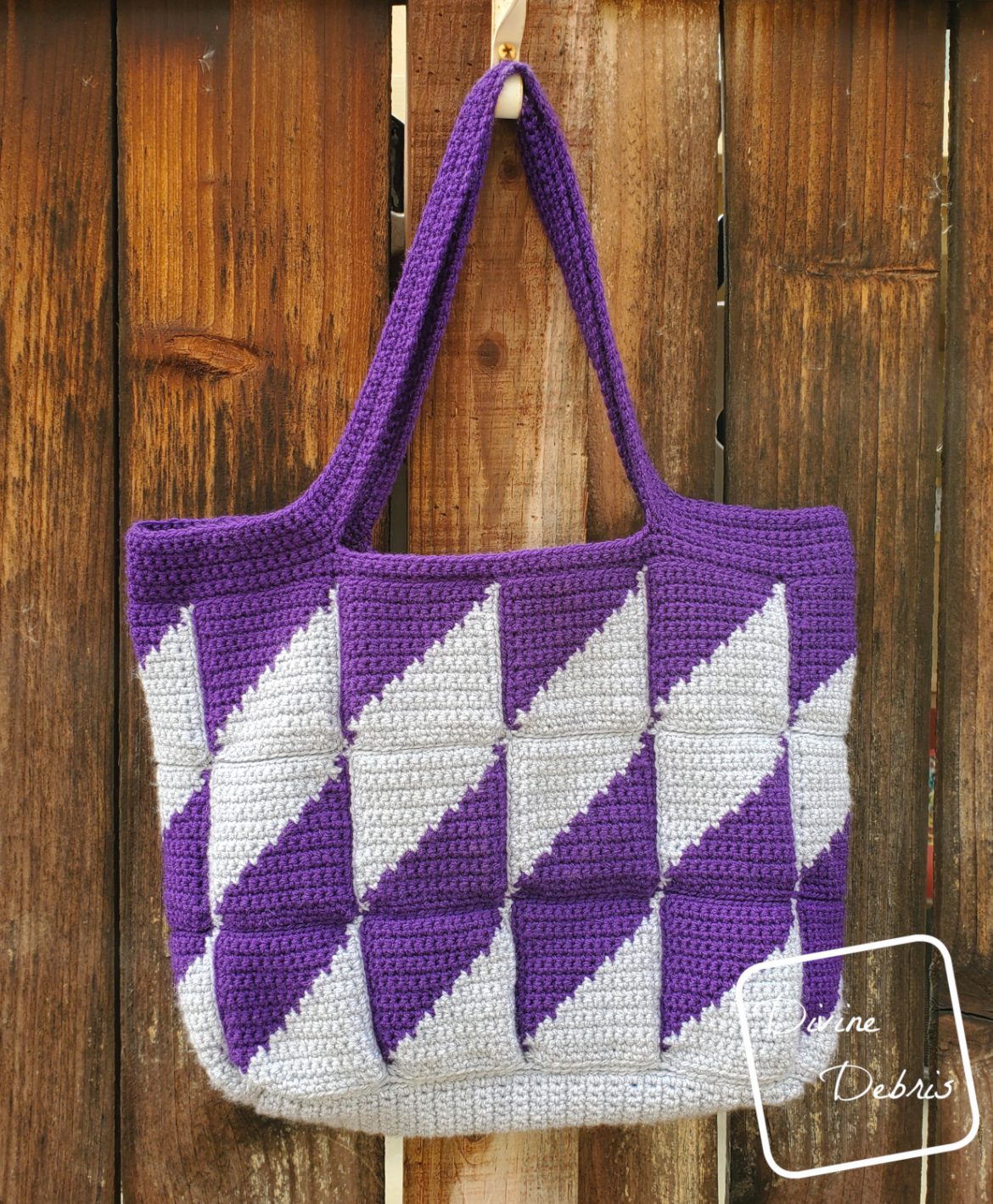This Bag is Positively Divine, the Divine Diamonds Bag free crochet pattern