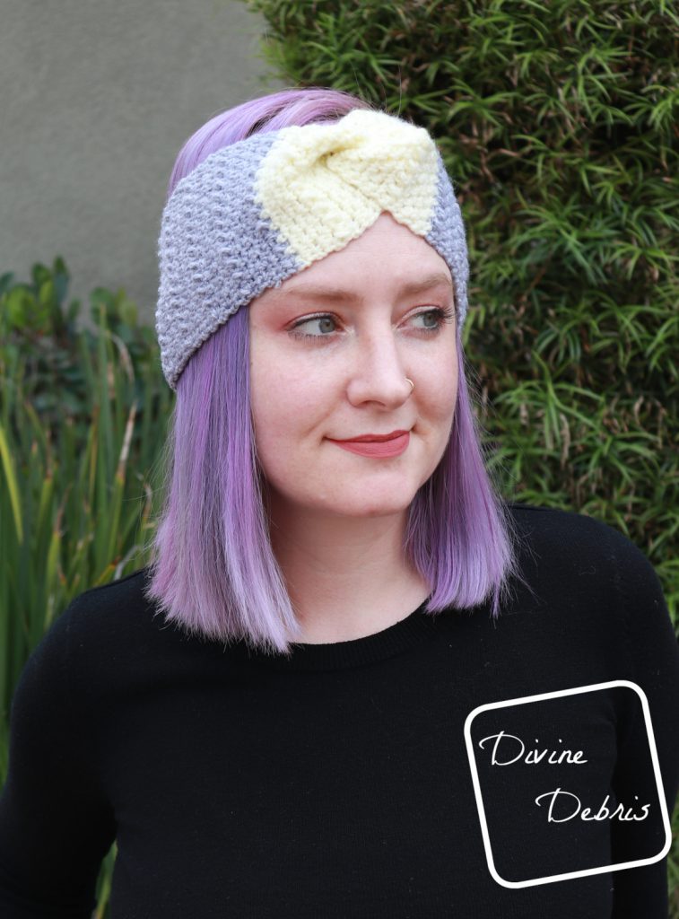 Learn to make the Whitney Headband, a crochet headband using the simple linen stitch combination, from a free crochet pattern on DivineDebris.com