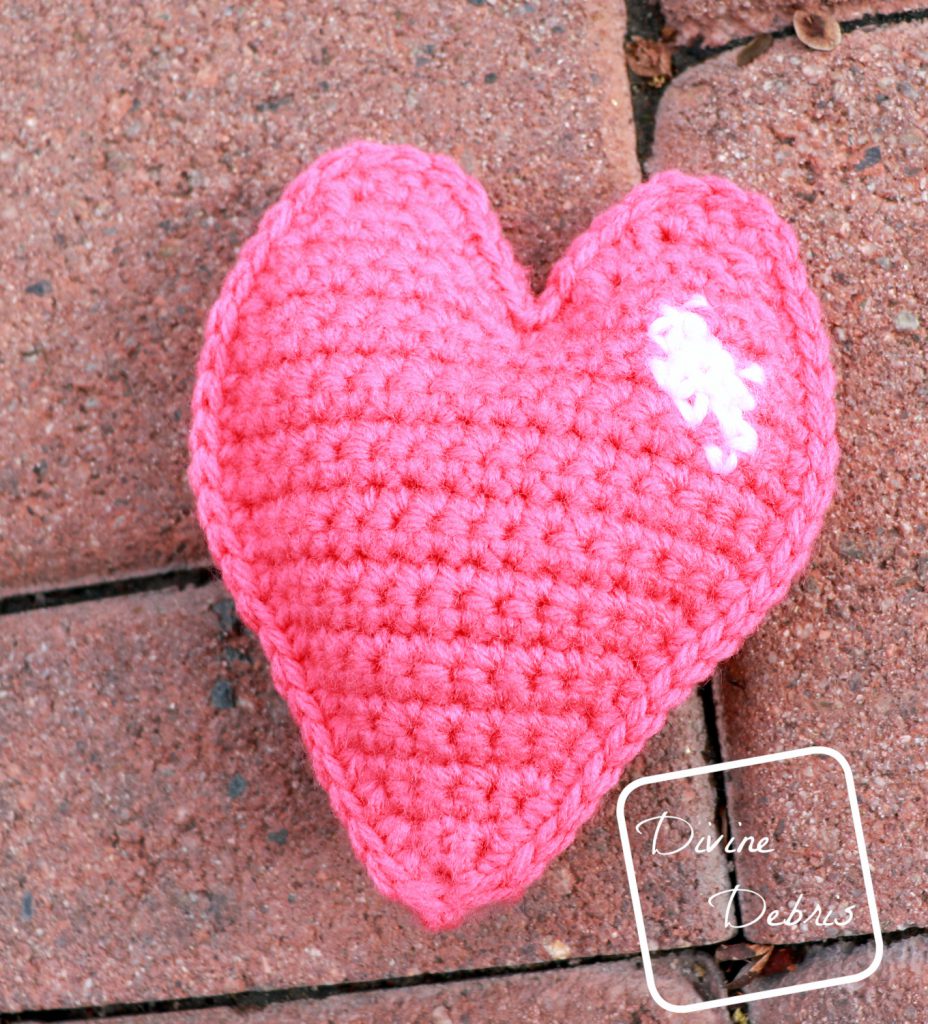 Learn to make the Sweetheart Amigurumi from a free crochet pattern on DivineDebris.com