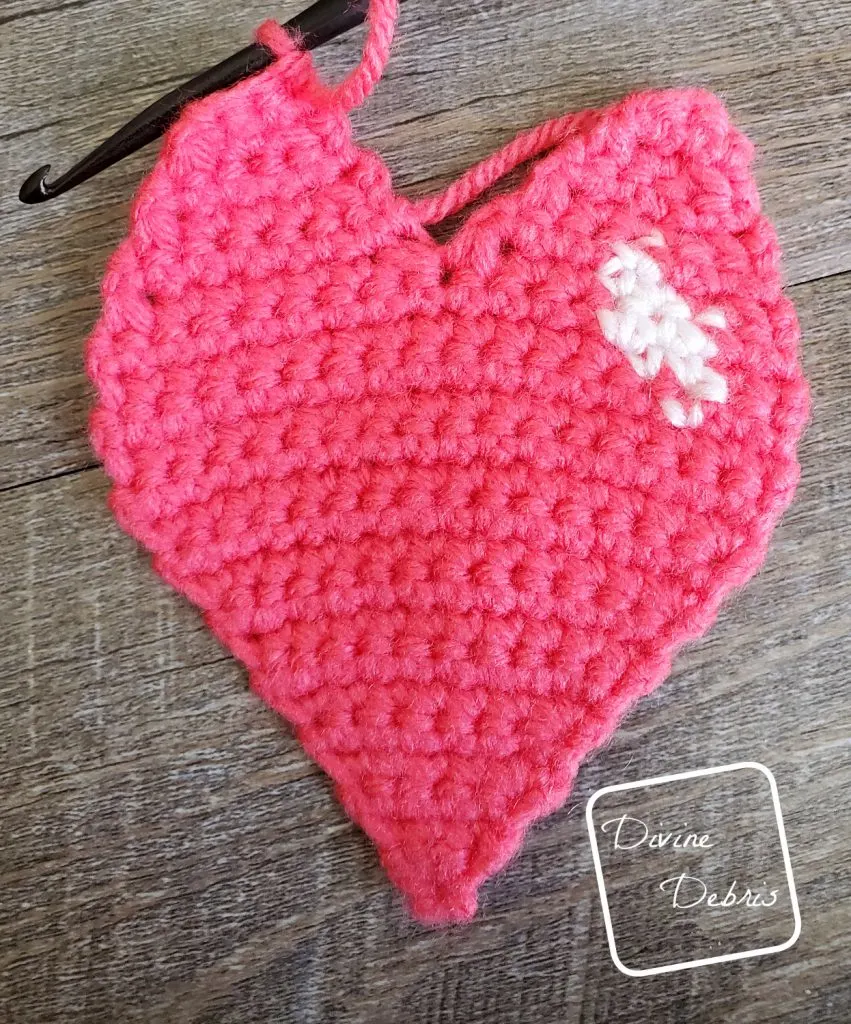 Learn to make the Sweetheart Ami or Earrings from a free crochet pattern on DivineDebris.com