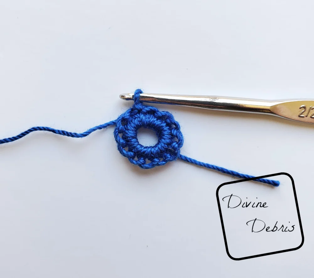 Courtney Earrings crochet pattern photo tutorial: Rnd 2