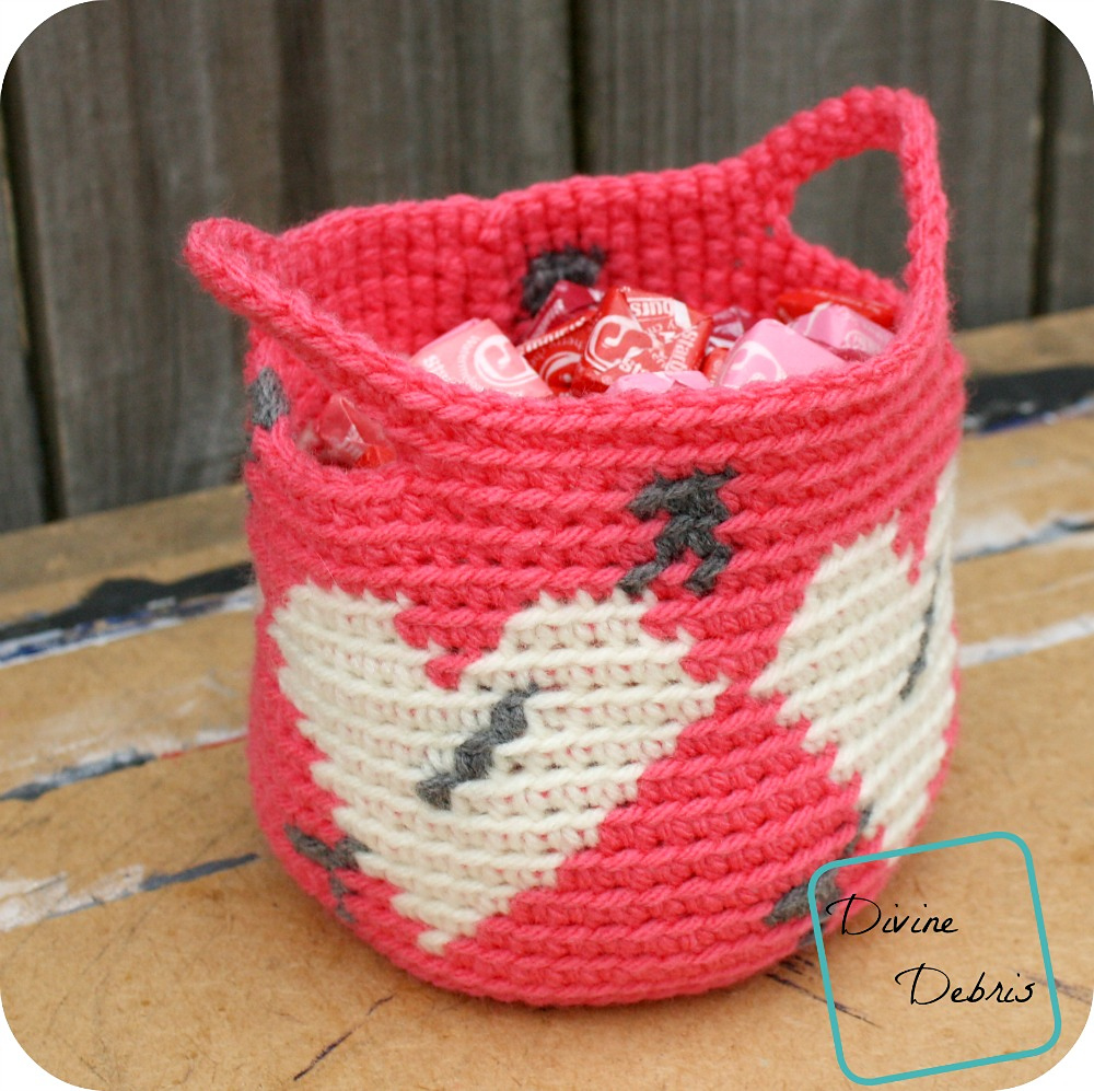 Heart Basket free crochet pattern by DivineDebris.com